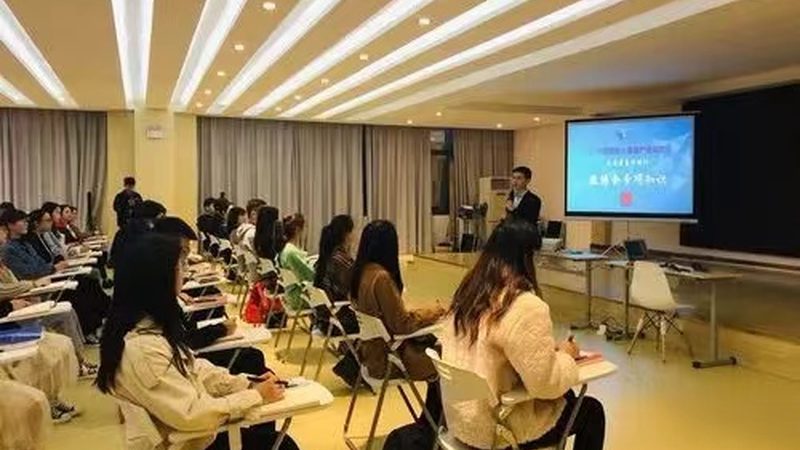 成人高考难度揭秘：通过标准及备考攻略