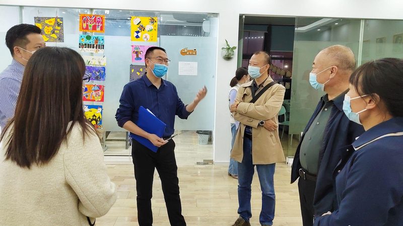 电工与水电工：职业选择背后的考量