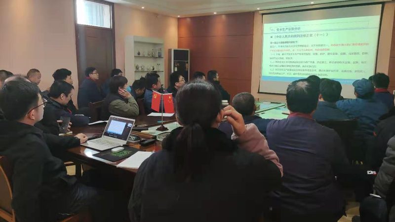 电工证含金量较高，具有广泛的市场需求。在报考时，要关注以下几点：