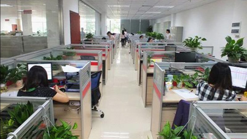 如何选择靠谱的成人教育机构：关键要素与误区解析